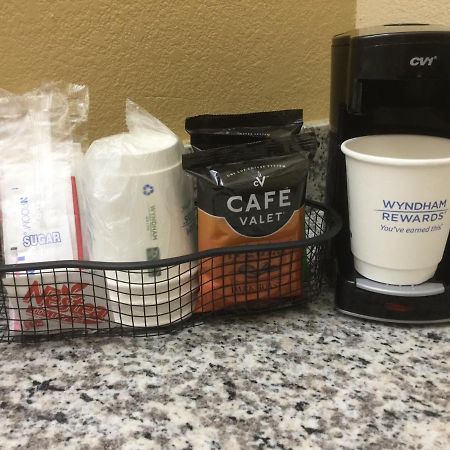 Days Inn By Wyndham Newberry South Carolina Екстер'єр фото