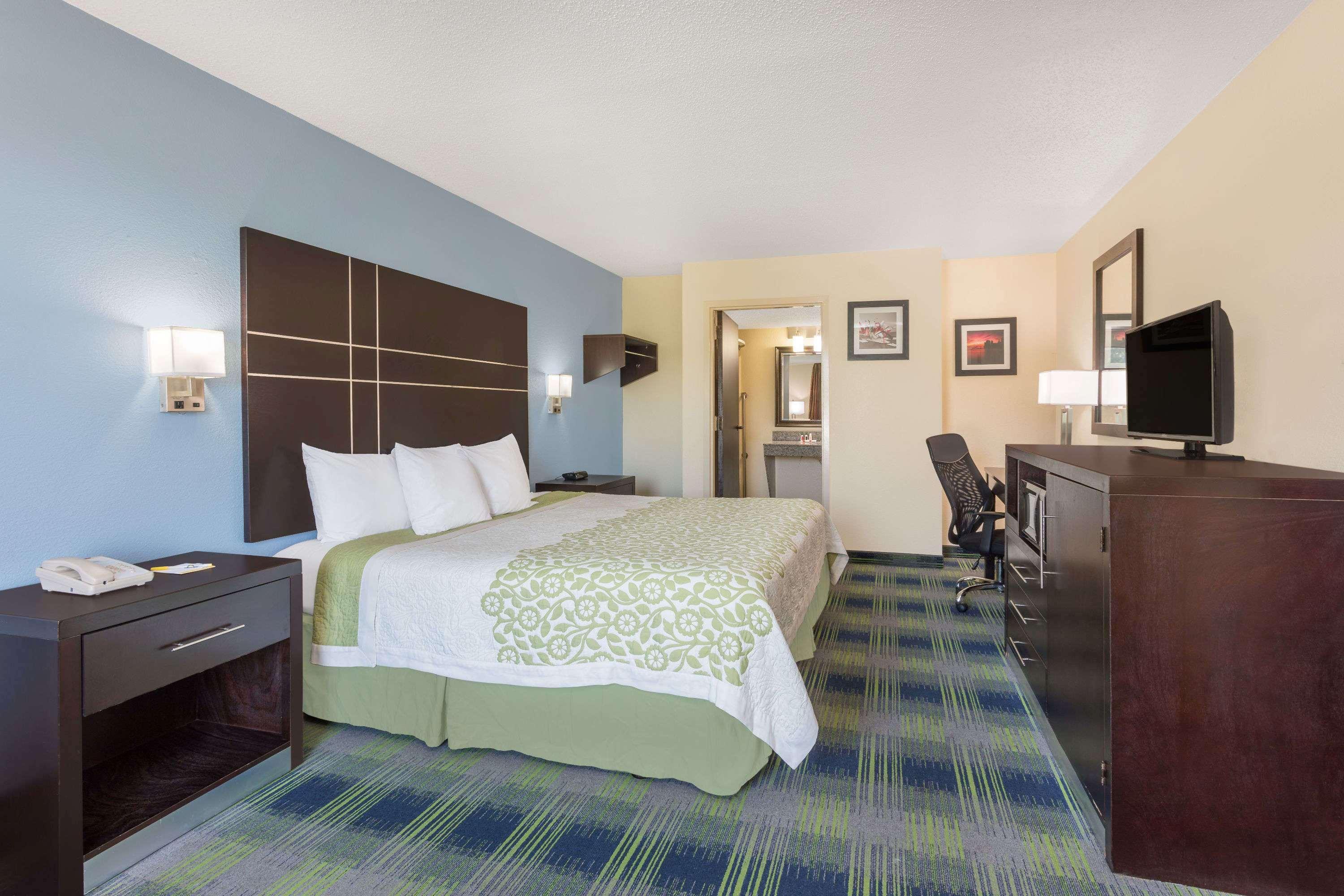 Days Inn By Wyndham Newberry South Carolina Екстер'єр фото