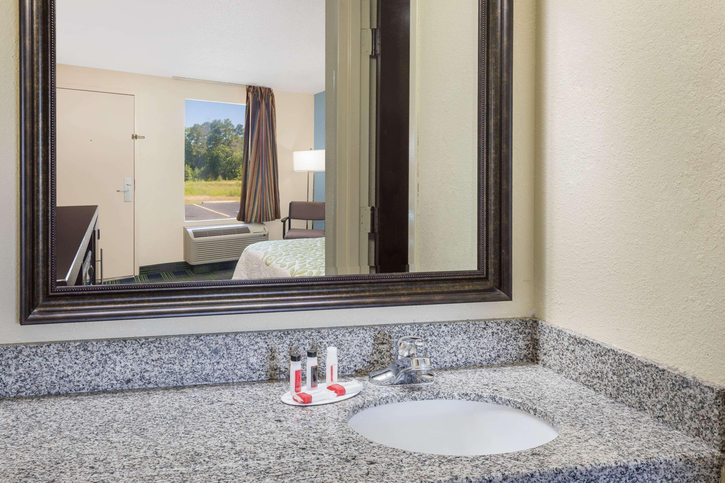 Days Inn By Wyndham Newberry South Carolina Екстер'єр фото