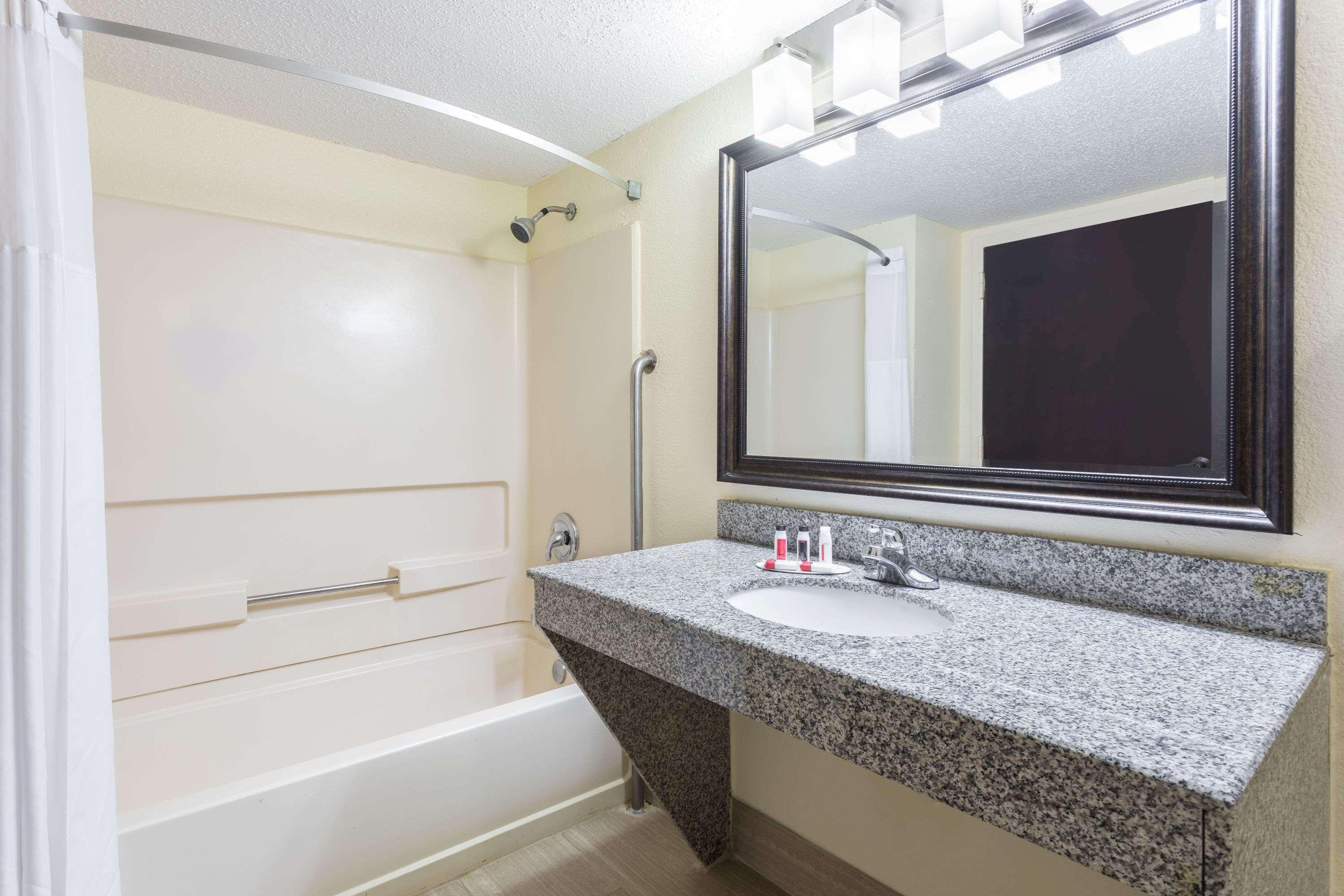 Days Inn By Wyndham Newberry South Carolina Екстер'єр фото